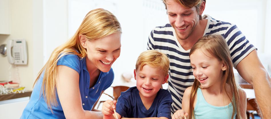 parents children painting